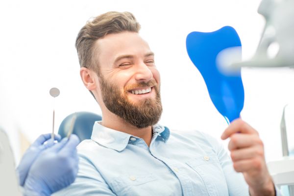 Teeth Whitening Tricks That Give You A Beaming Smile